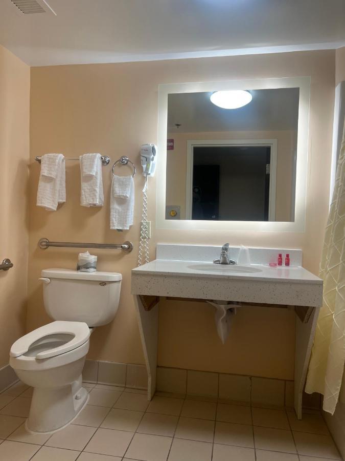 All Seasons Inn & Suites Smithfield Extérieur photo