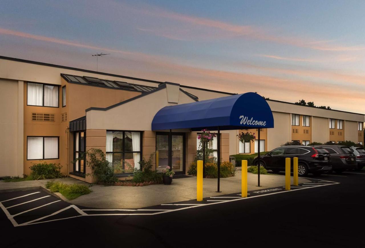 All Seasons Inn & Suites Smithfield Extérieur photo