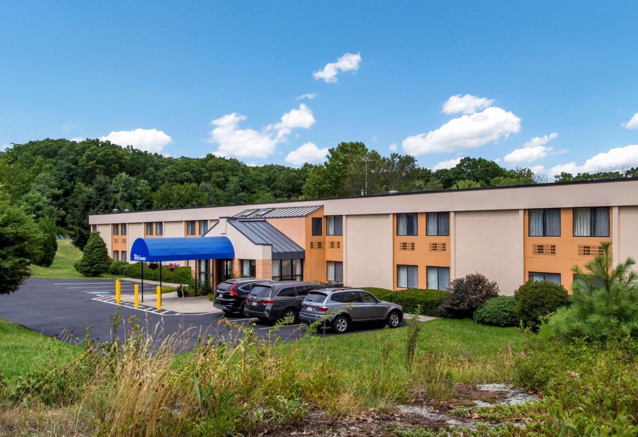 All Seasons Inn & Suites Smithfield Extérieur photo