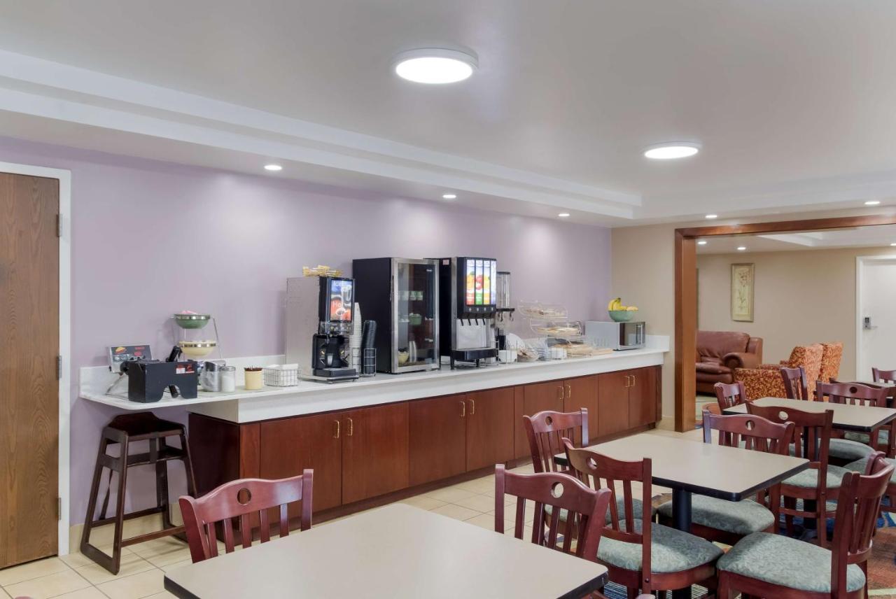 All Seasons Inn & Suites Smithfield Extérieur photo