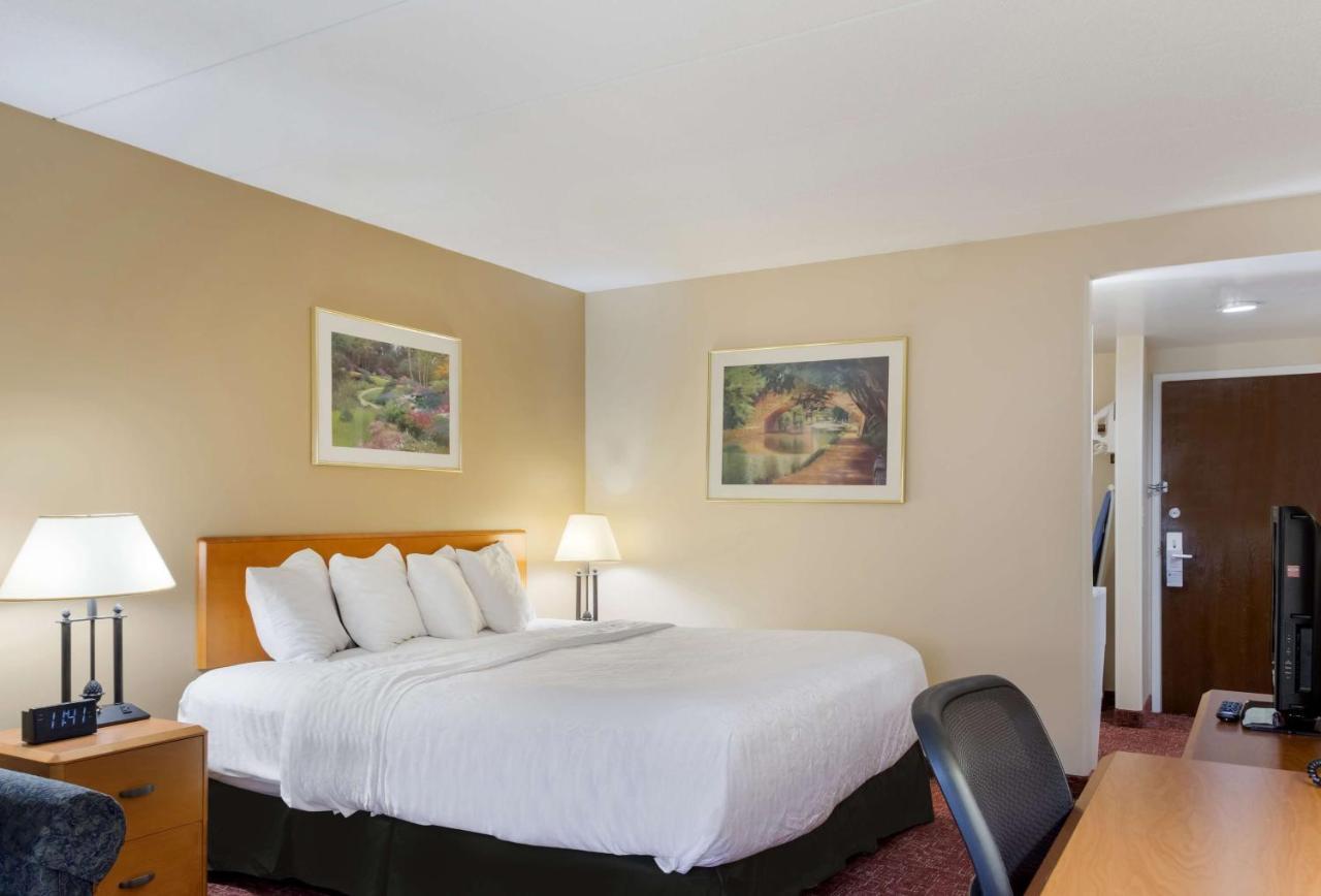 All Seasons Inn & Suites Smithfield Extérieur photo