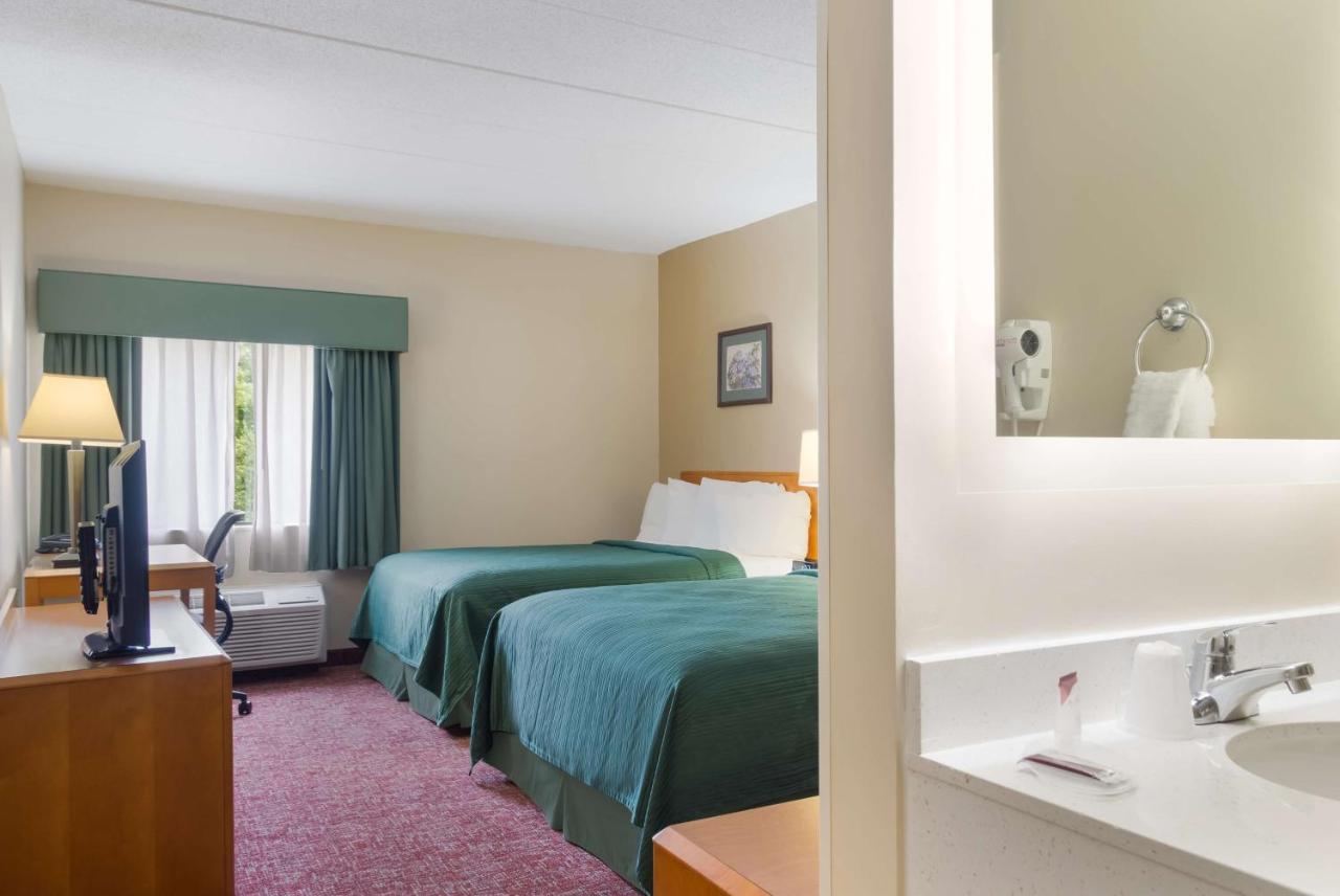 All Seasons Inn & Suites Smithfield Extérieur photo