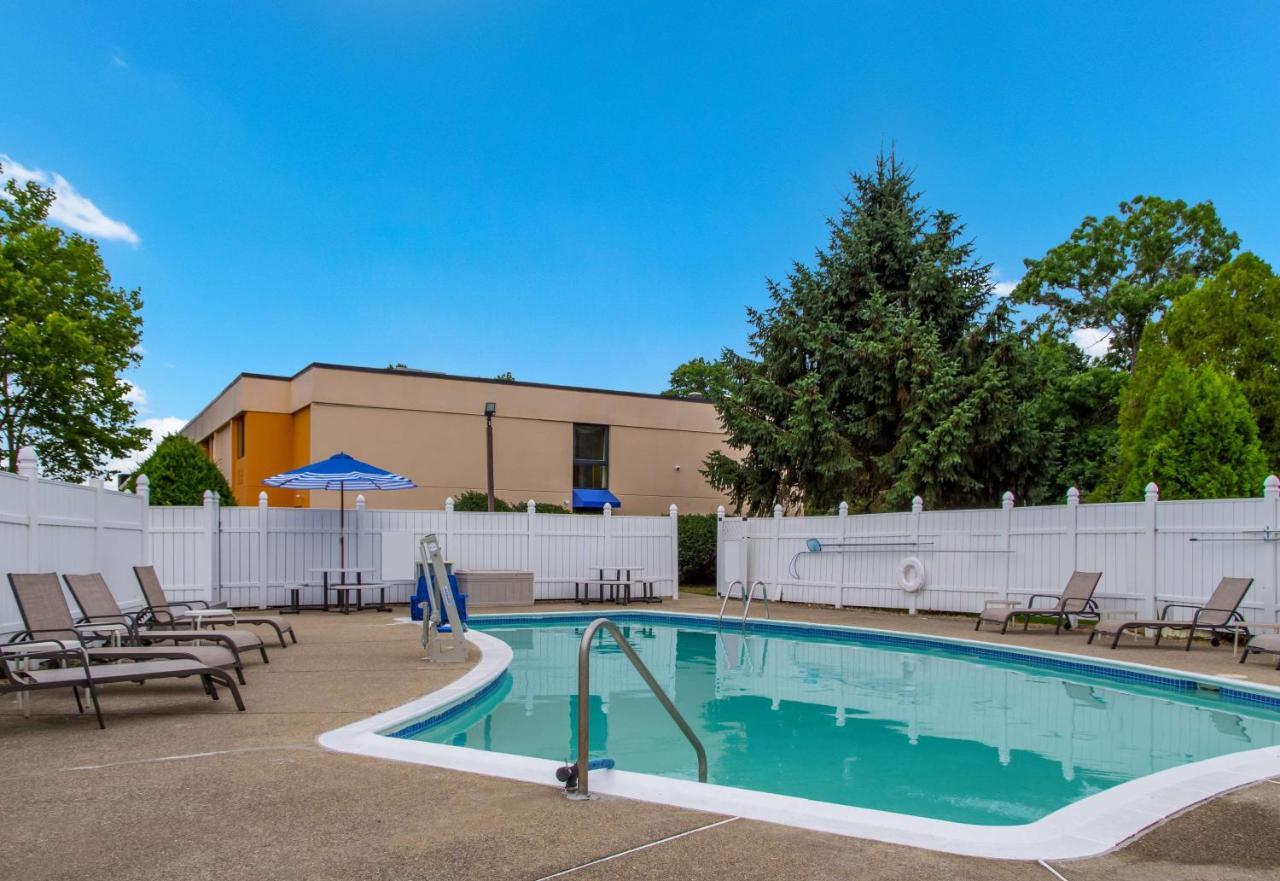 All Seasons Inn & Suites Smithfield Extérieur photo
