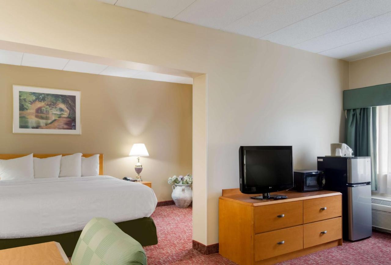 All Seasons Inn & Suites Smithfield Extérieur photo