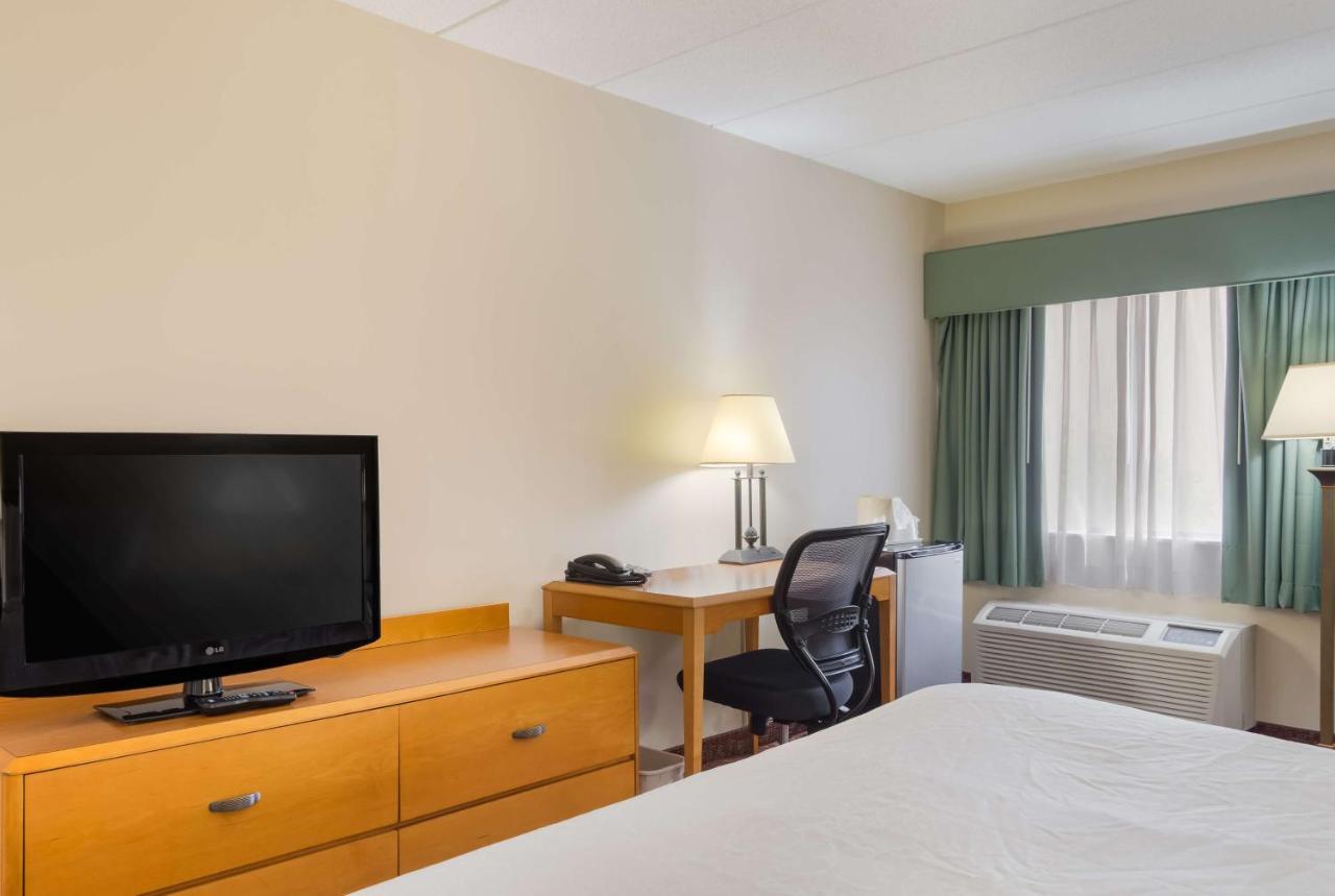 All Seasons Inn & Suites Smithfield Extérieur photo