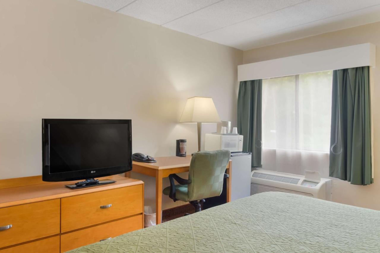 All Seasons Inn & Suites Smithfield Extérieur photo