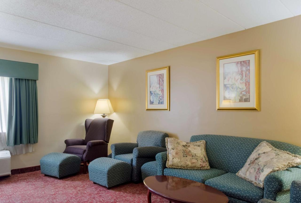 All Seasons Inn & Suites Smithfield Extérieur photo