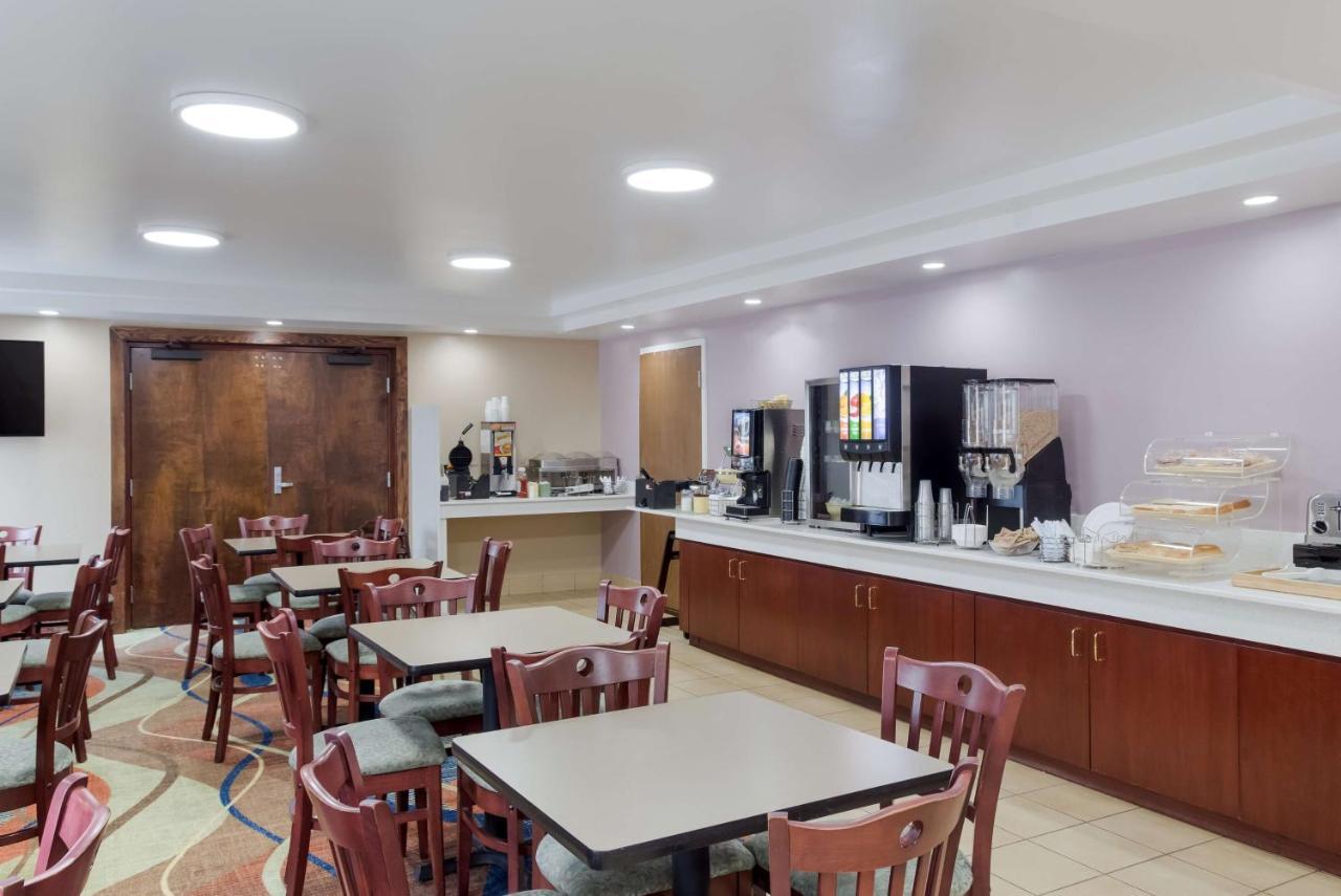 All Seasons Inn & Suites Smithfield Extérieur photo