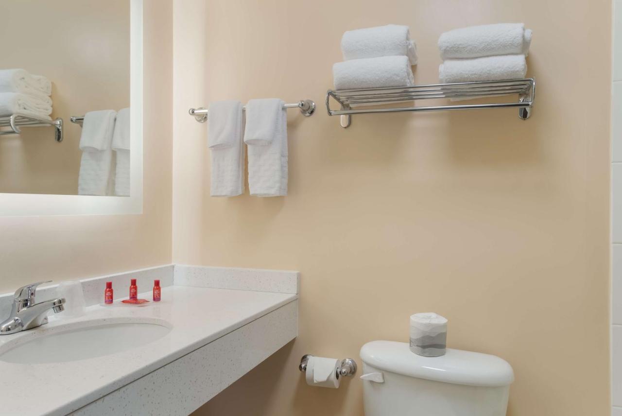 All Seasons Inn & Suites Smithfield Extérieur photo