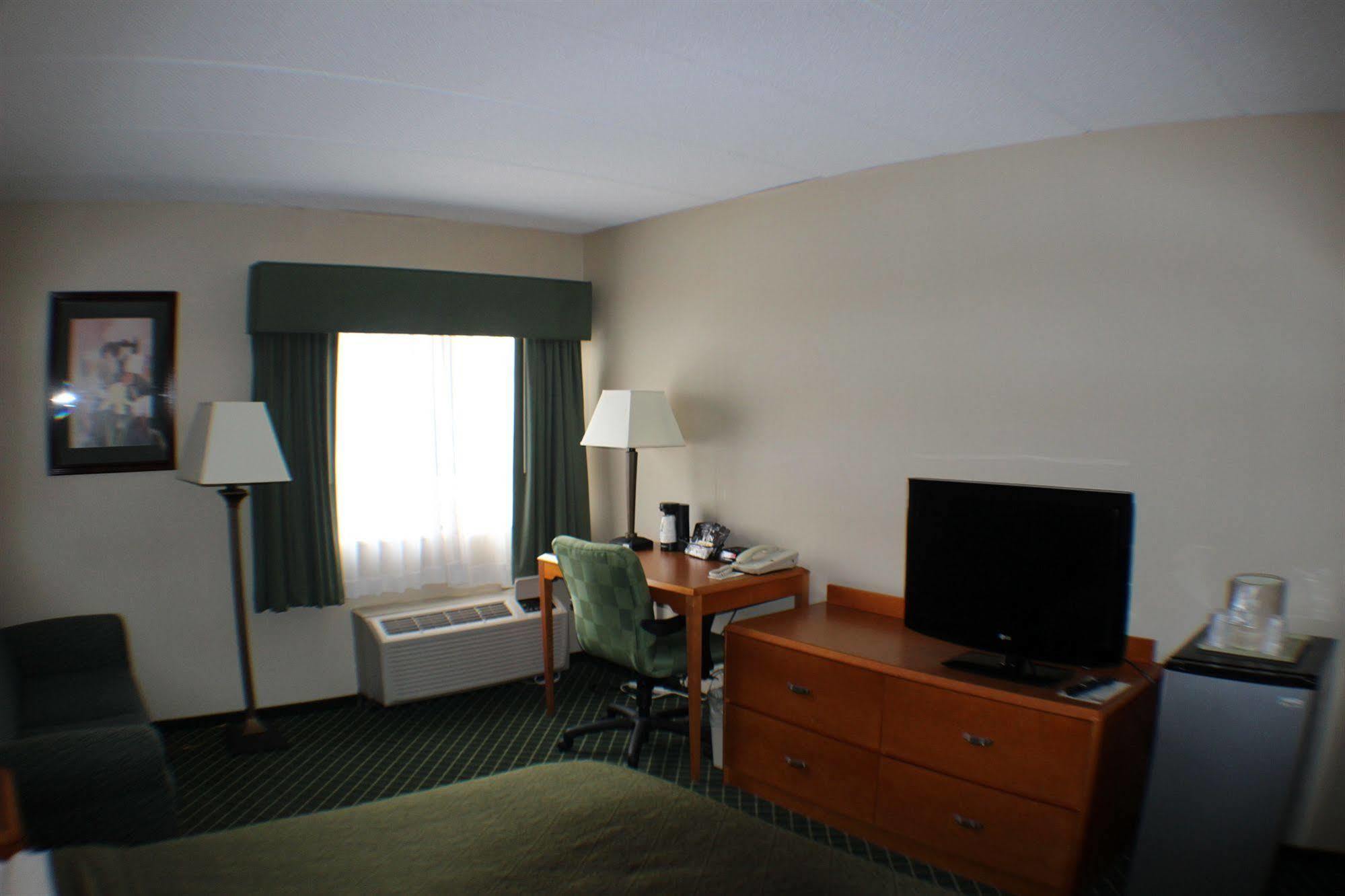 All Seasons Inn & Suites Smithfield Extérieur photo